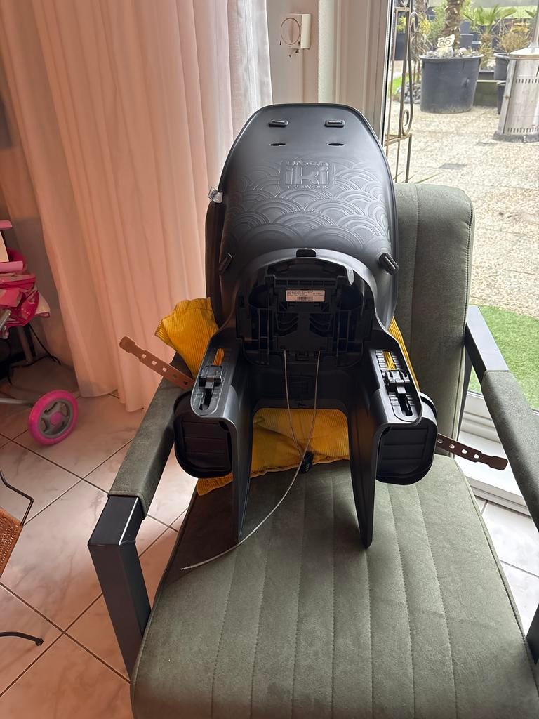 Kinderzitje voor op pakjesdrager - Zo goed als nieuw, Ophalen of Verzenden, Zo goed als nieuw, Achterzitje, Voetsteuntjes