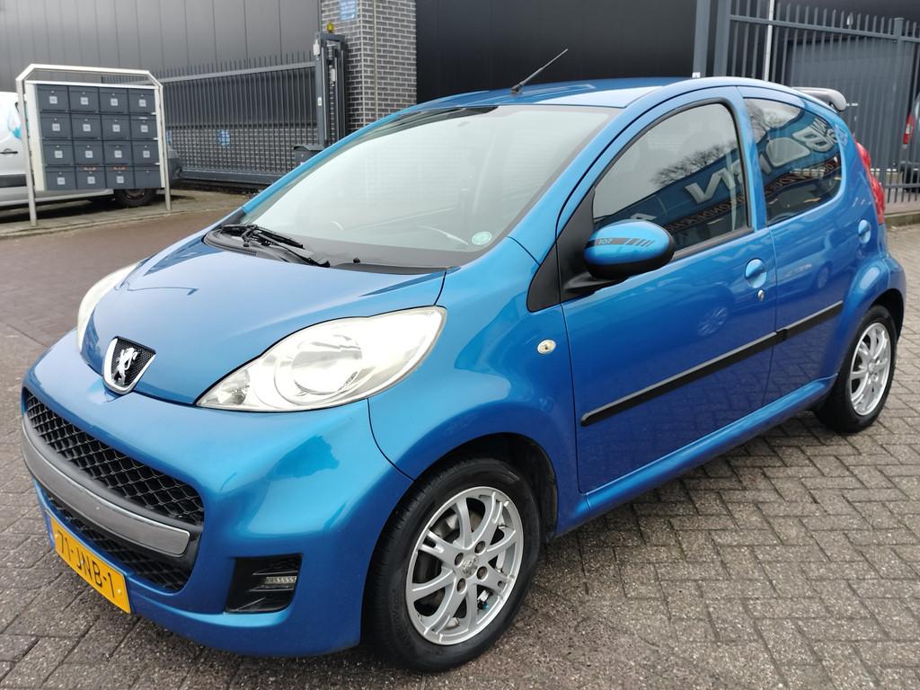 Peugeot 107 1.0-12V XS Automaat 14'' L.M.V Nw APK (bj 2009), Stof, Gebruikt, Metallic lak, 68 pk