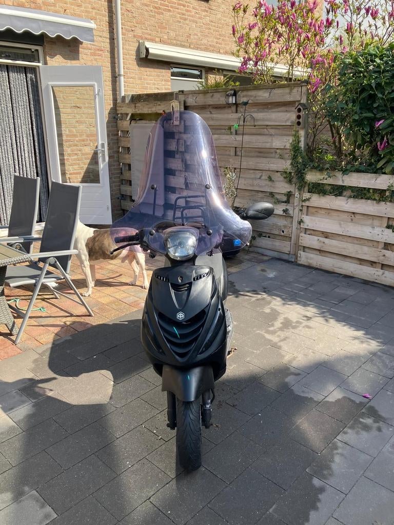 Piaggio Zip Scooter - Zwart, Gebruikt, Fietsen en Brommers, Scooters | Piaggio, Gebruikt, Zip, Ophalen of Verzenden, Benzine