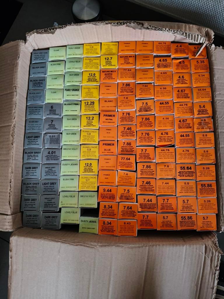 Artisitique Haarverf - 166 tubes, Ophalen of Verzenden, Nieuw, Overige typen