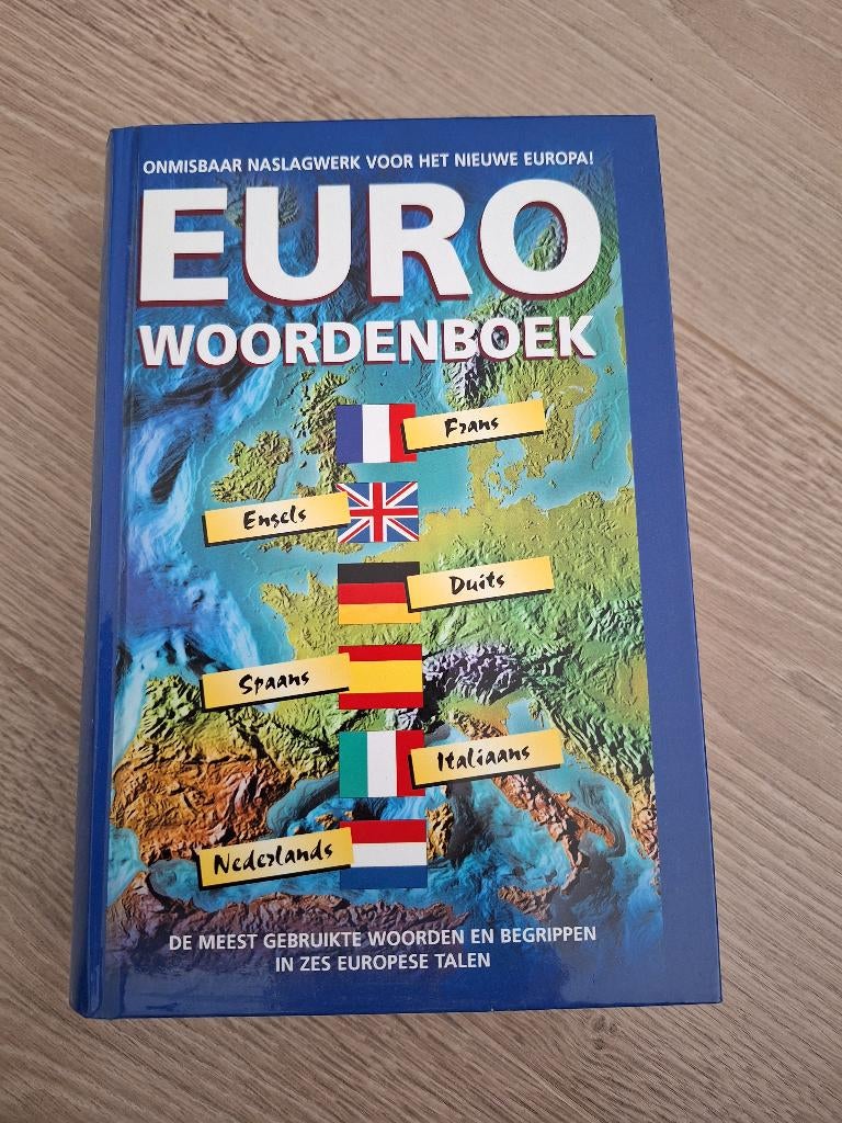 Euro woordenboek, Boeken, Woordenboeken, Ophalen of Verzenden, Gelezen, Overige uitgevers, Overige talen