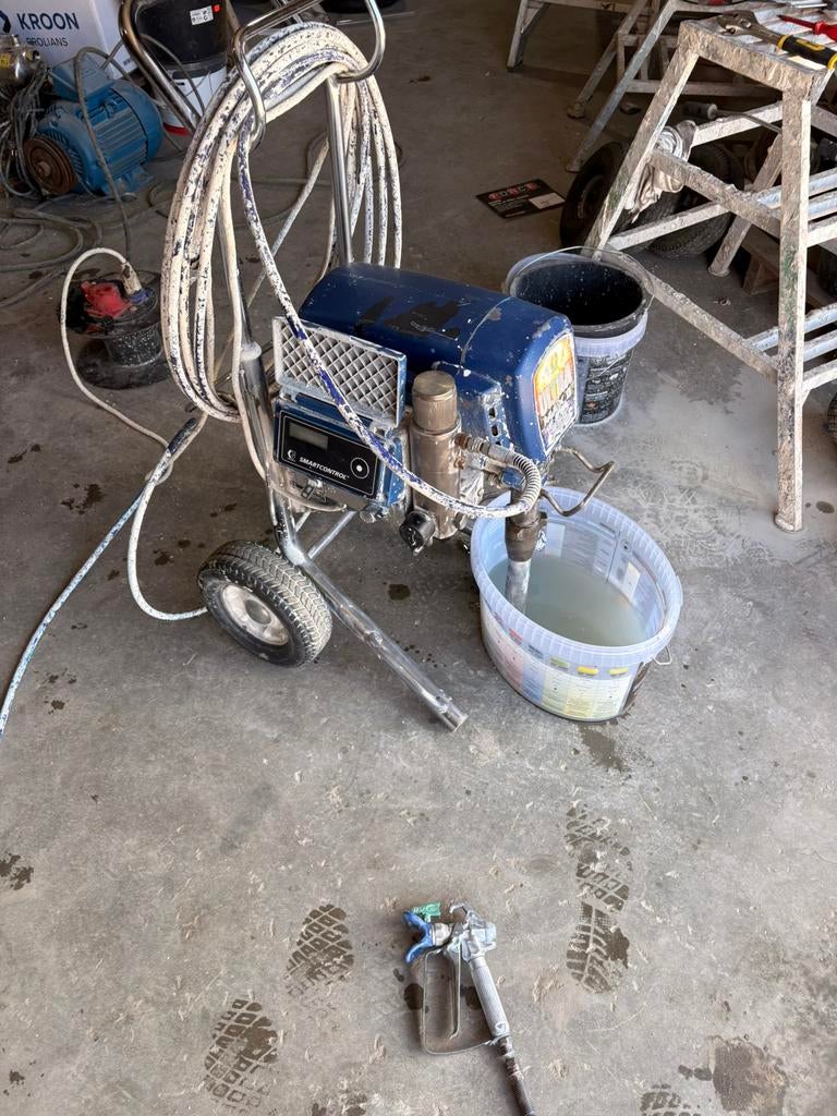 Graco 695 ultra max airless, Ophalen, Zo goed als nieuw, Verfspuit of Verfpomp