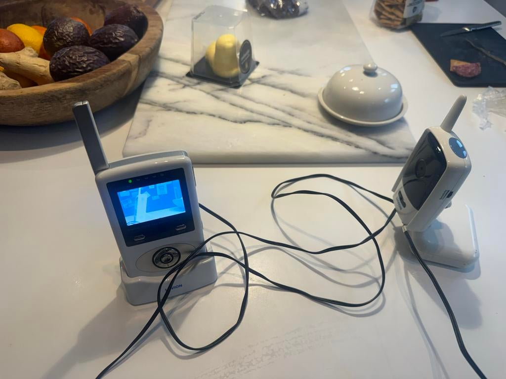 Luvion Platinum Babyfoon met camera en terugspreekfunctie, Ophalen of Verzenden, Zo goed als nieuw, 100 tot 250 meter, Camera