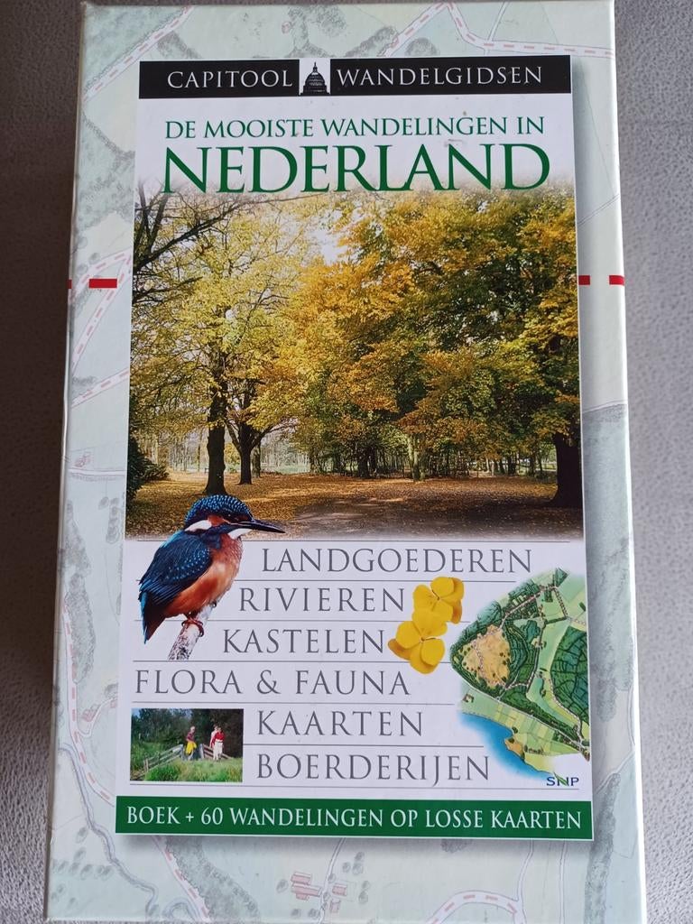 De Mooiste Wandelingen in Nederland - Capitool Wandelgidsen, Boeken, Fiets- of Wandelgids, Ophalen of Verzenden, Zo goed als nieuw
