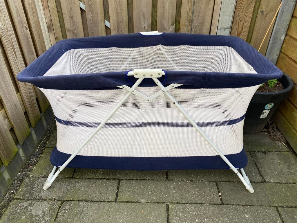 Campingbedje 66x122cm met matrasje, Ophalen, Gebruikt, Reisbedje