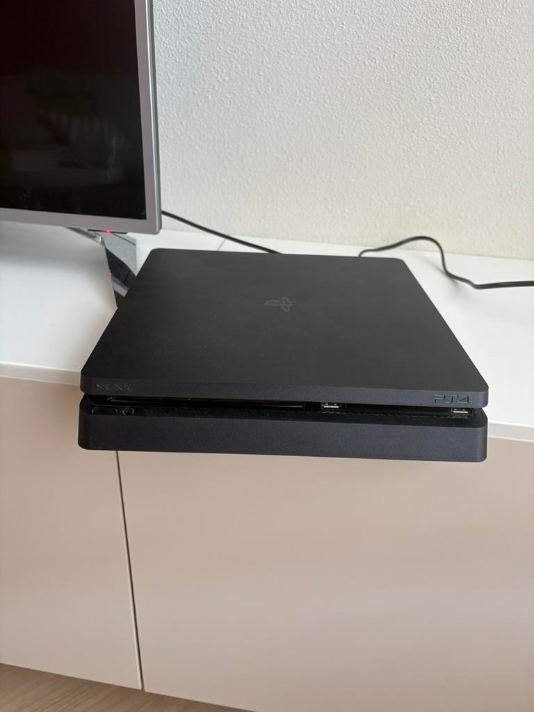 Playstation 4 + controller + 25 games, Ophalen, Zo goed als nieuw, Met 1 controller, Met games