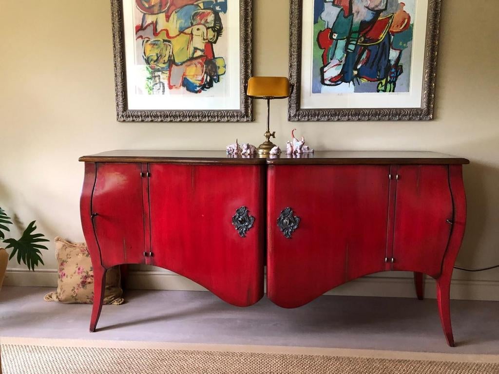 Uniek rode dressoir met sierlijke handgrepen, Huis en Inrichting, Kasten | Dressoirs, Gebruikt, 150 tot 200 cm, Ophalen of Verzenden