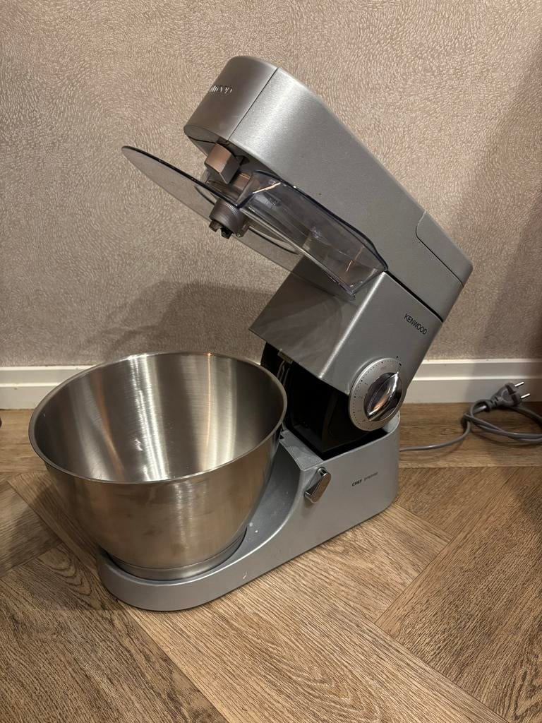 Kenwood Chef Premier KMC570 Keukenmachine met accessoires, 4 liter of meer, Ophalen, Gebruikt, 3 snelheden of meer