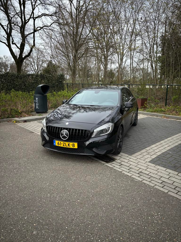 Mercedes-Benz A-Klasse A180 1.6 Blue Efficiency 2012 Zwart, Auto's, Voorwielaandrijving, 4 cilinders, 1595 cc, 1200 kg