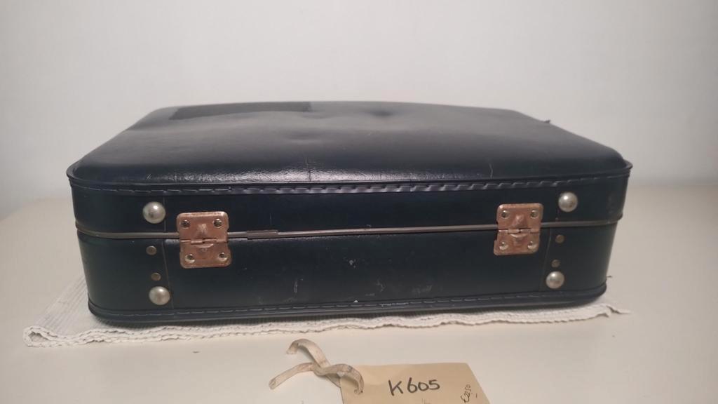 K605 VINTAGE jaren 60 koffer blauw, van geperst karton, Ophalen, Overige materialen, Gebruikt, 50 tot 60 cm