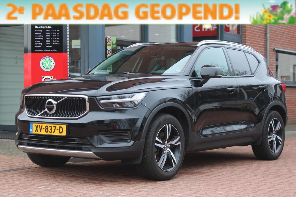 VOLVO Xc40 T4 Aut. *Momentum* | Carplay | Cruise & Climate C, 1969 cc, Regensensor, Leder en Stof, Zwart