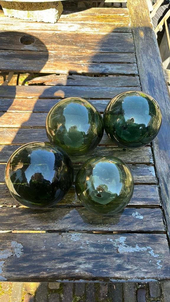 Vier groene glas bollen, Tuin en Terras, Ophalen of Verzenden, Zo goed als nieuw