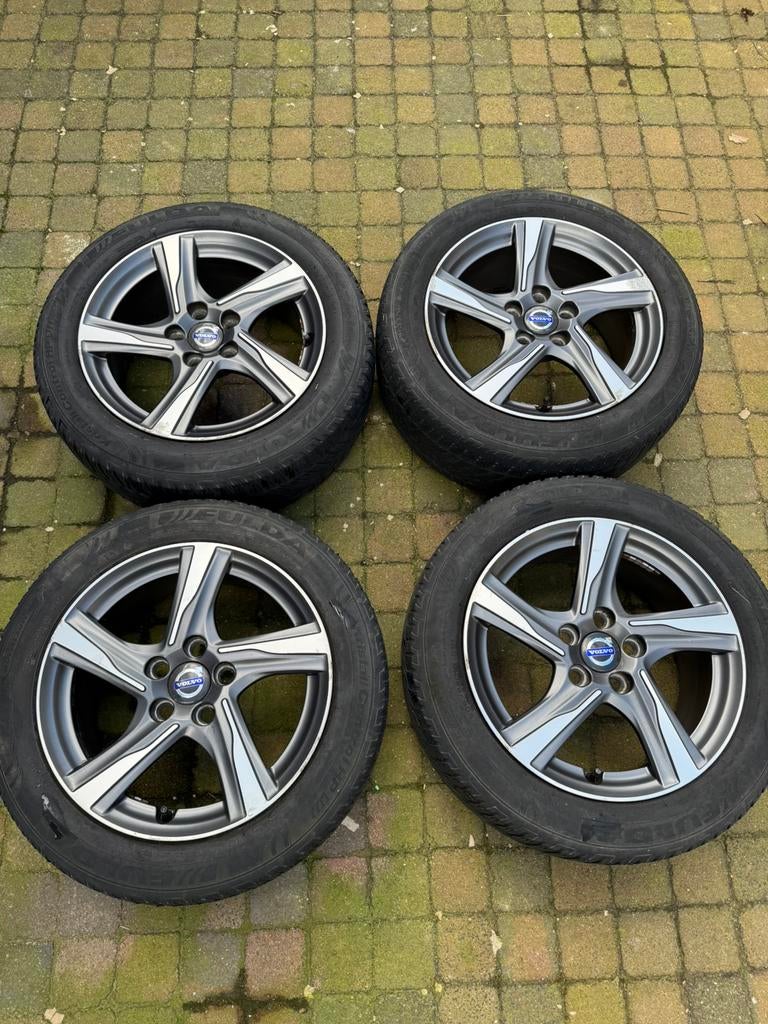 Volvo V40 Ixion 16” Velgen, Auto-onderdelen, Banden en Velgen, Ophalen, 16 inch, Banden en Velgen, 205 mm