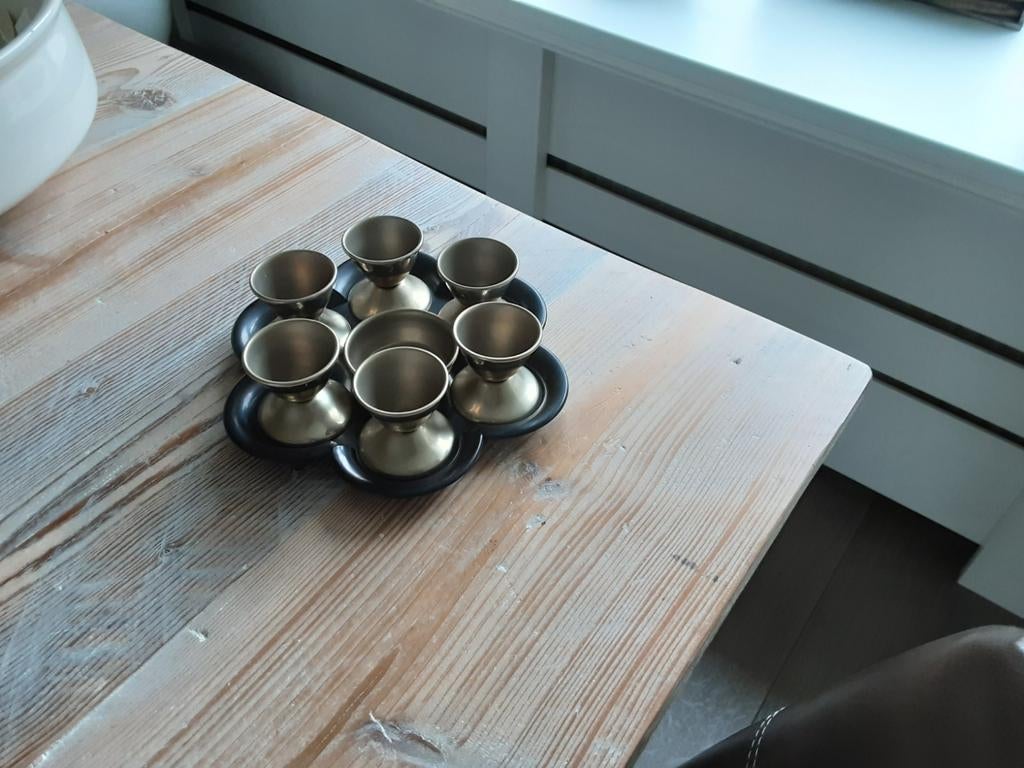 Leuk oud retro dienblaadje met 6 eierdopjes en zout potje., Sieraden, Tassen en Uiterlijk, Piercings, Ophalen of Verzenden, Staal