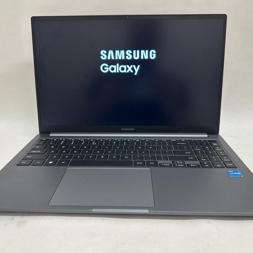 Samsung Galaxy Book4 15/i3-1315/8/256/W11, Samsung, Zo goed als nieuw, Support@Samsung.com, 129, Samsung-ro, Yeongtong-gu
Suwon-si, Gyeonggi-do 16677
South Korea