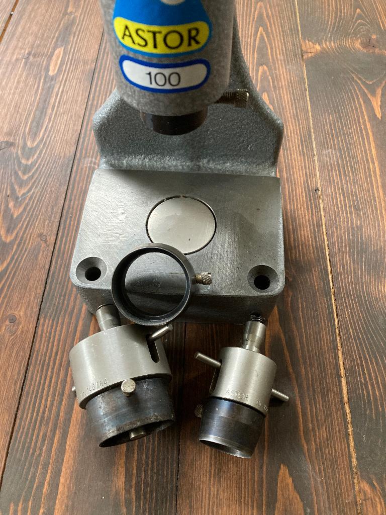 Astor 100 stansmachine, Hobby en Vrije tijd, Naaimachines en Toebehoren, Ophalen of Verzenden, Zo goed als nieuw, Toebehoren, Overige merken