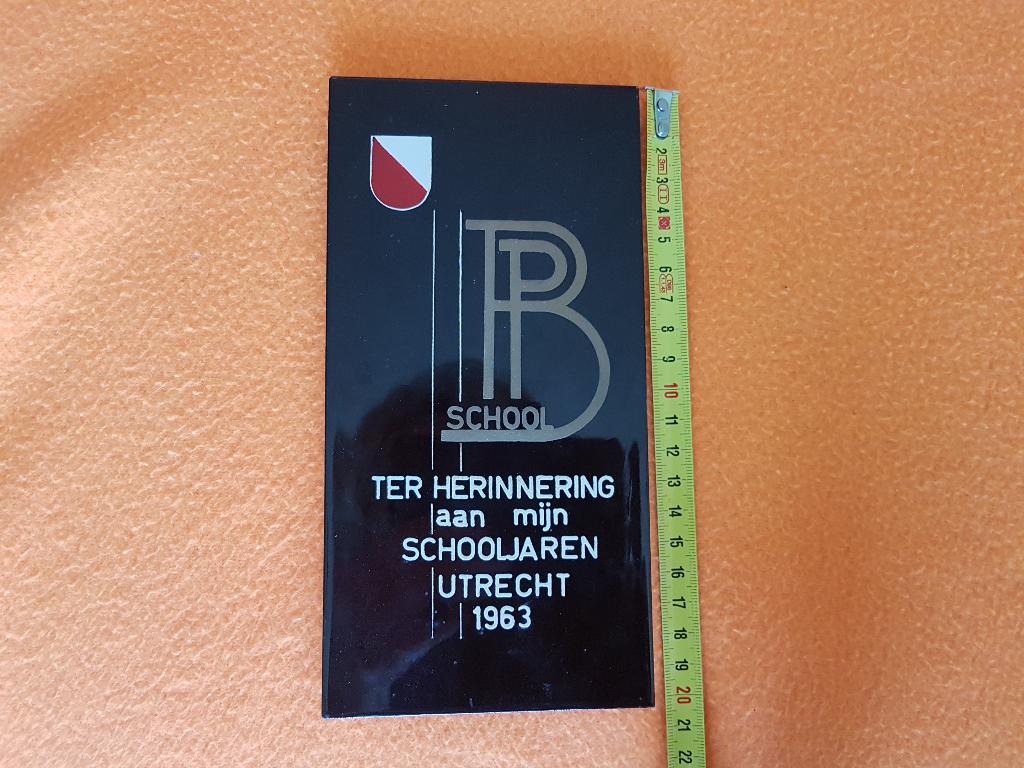 Wandbordje Beatrixschool Utrecht 1963, Antiek en Kunst, Antiek | Wandborden en Tegels, Ophalen of Verzenden