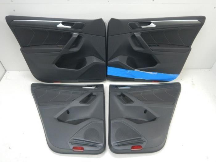 VW Tiguan 5NA Facelift R-Line Deurpanelen Leer Engels Deurpa, Ophalen of Verzenden, Gebruikt