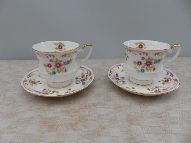 Royal Ascot kop en schotel, Verzamelen, Porselein, Kristal en Bestek, Ophalen of Verzenden, Zo goed als nieuw, Porselein, Kop en/of schotel