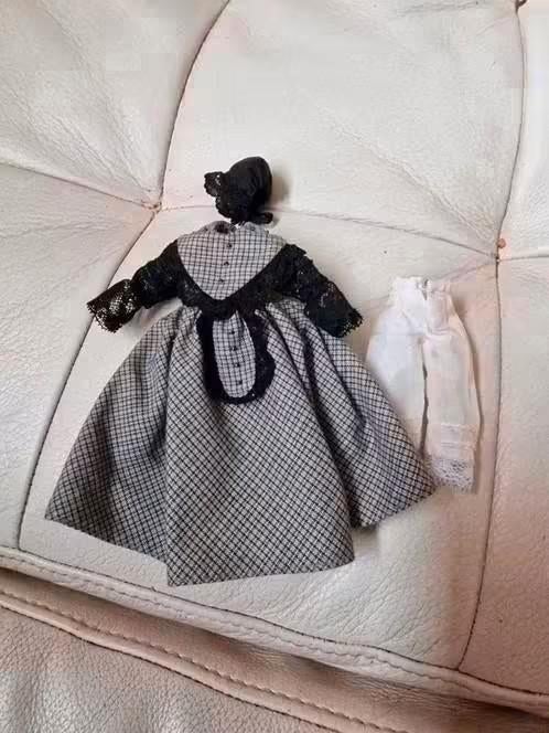 heidi ott miniaturen orgineel kledingsetje nr 6, Ophalen of Verzenden, Nieuw, Poppenhuis