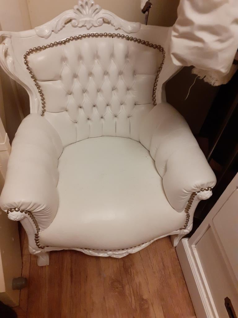 Witte brocante nep leer barok stoel een troon, Ophalen