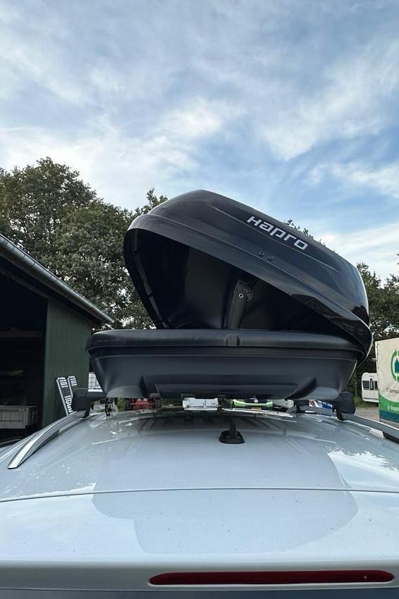 Dakkoffer huren - Thule Pacific 780 & Hapro Carver 8.5, Ophalen, Zo goed als nieuw
