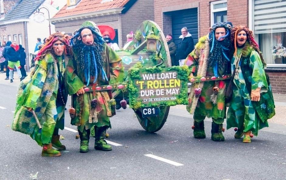 Carnavalsgroep Trollen 4 personen met rollende haspel, Kleding | Dames, Carnavalskleding en Feestkleding, Zo goed als nieuw, Kleding