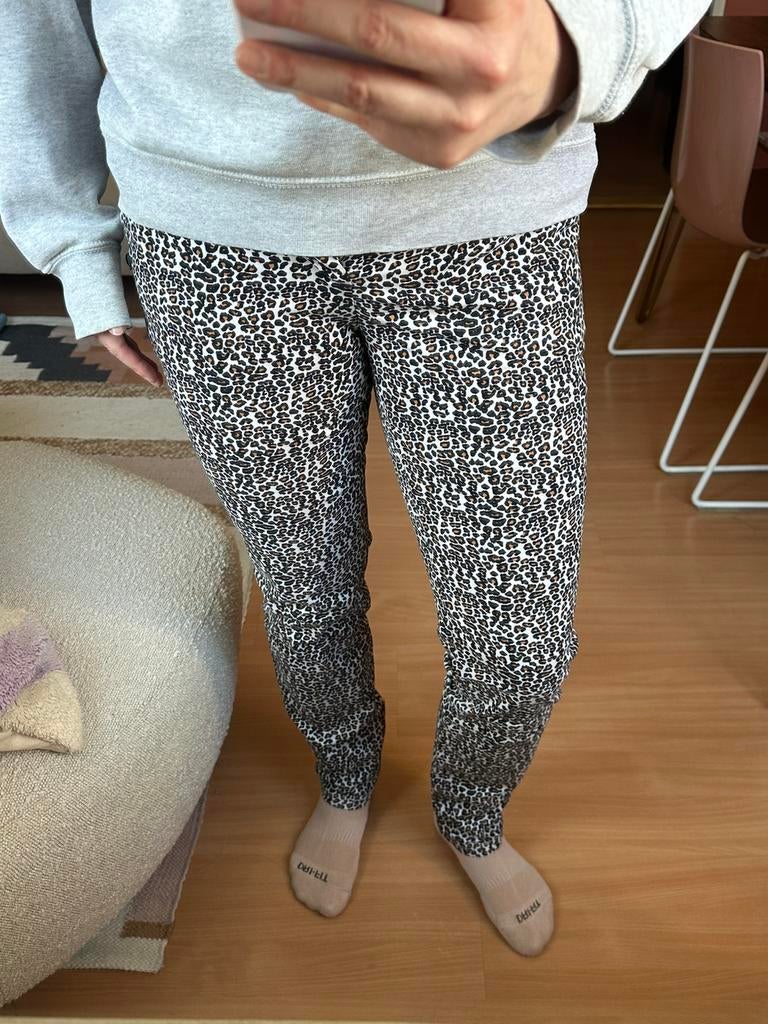 Maison Scotch panterprint chino w28, Kleding | Dames, Broeken en Pantalons, Zo goed als nieuw, Maat 36 (S), Bruin, Lang, Ophalen of Verzenden