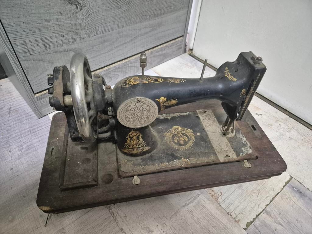 Antiek naaimachine singer 1924 / 28 k, Antiek en Kunst, Antiek | Naaimachines, Ophalen of Verzenden