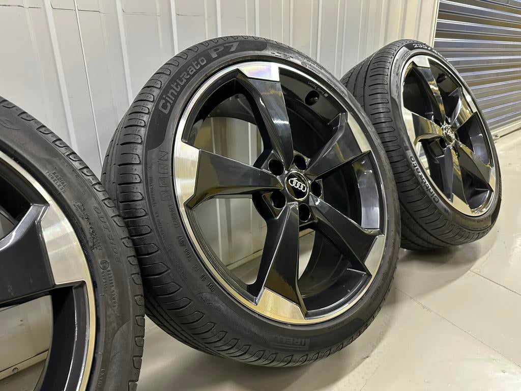 Audi Q2 SQ2 81A601025M Rotor Audi Sport Velgen Set Pirelli, 19 inch, Gebruikt, Banden en Velgen, Ophalen of Verzenden