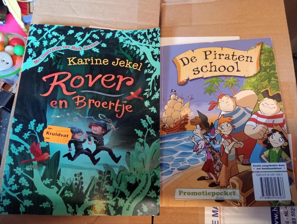 2 Kinderboeken: Rover en Broertje + De Piratenschool, Boeken, Ophalen of Verzenden, Zo goed als nieuw, Karine Jekel, Fictie algemeen
