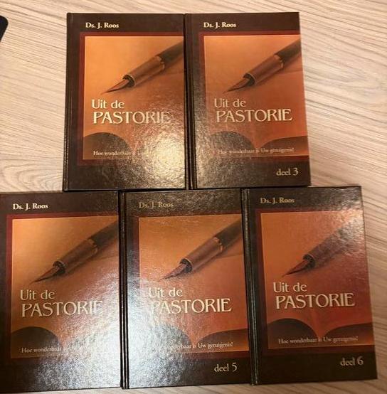 De Pastorie Ds. Roos deel 2 t/m 6, Ophalen of Verzenden, Gelezen, Christendom | Protestants