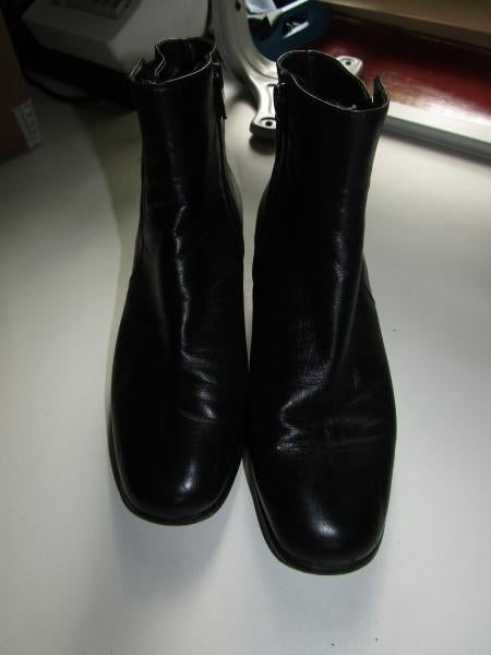 F1544 ARTICO mt 37,5 laarsjes zwart leder leer riempje, Kleding | Dames, Schoenen, Verzenden, Zwart, Lage of Enkellaarzen, Zo goed als nieuw