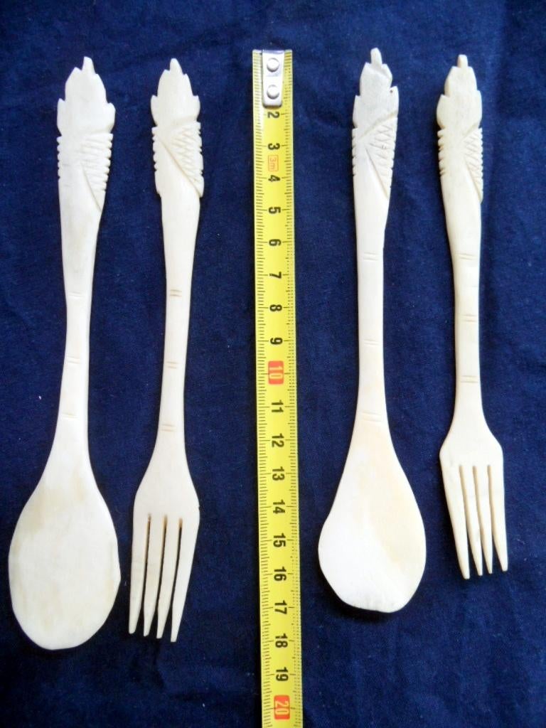 2 vorkjes en 2 lepeltjes van been, Antiek en Kunst, Ophalen of Verzenden