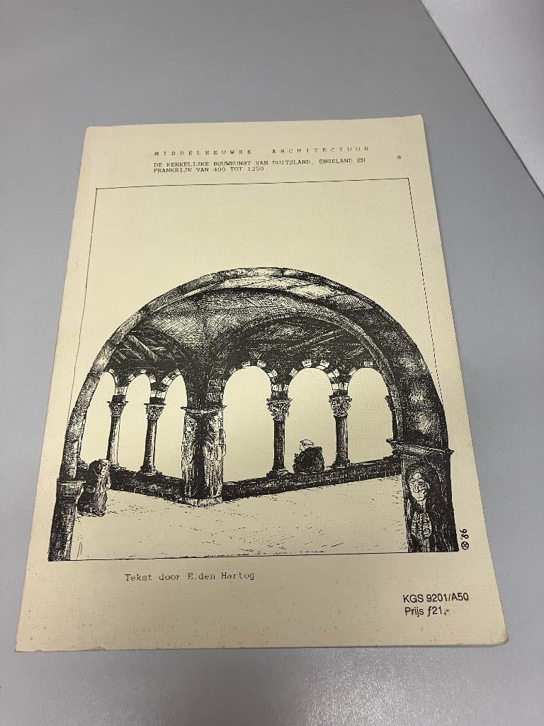 Middeleeuwse Architectuur den Hartog, Boeken, Ophalen of Verzenden, Gelezen, Architectuur algemeen