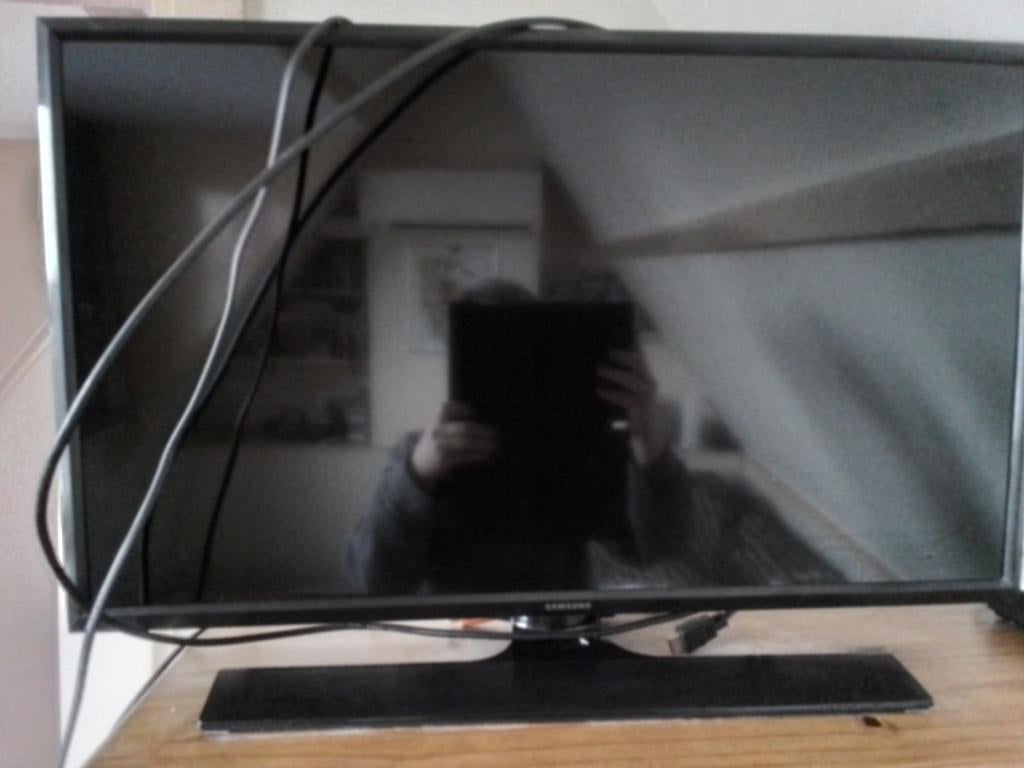 Samsung monitor of televisie T28E310EW, Ophalen, Samsung, LED, 60 Hz of minder