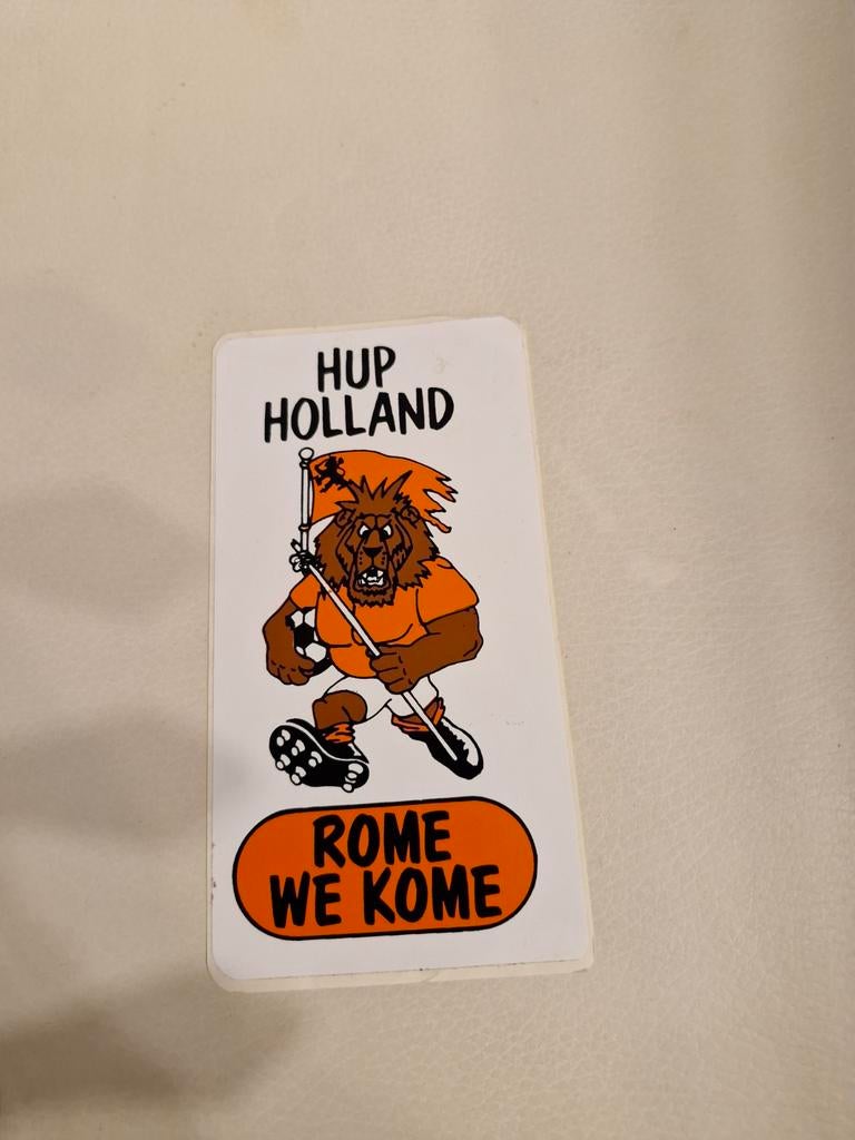 G 132 Oranje Leeuw  - Hup Holland We Gaan Naar Rome, Verzamelen, Sportartikelen en Voetbal, Ophalen of Verzenden, Gebruikt, Overige sporten