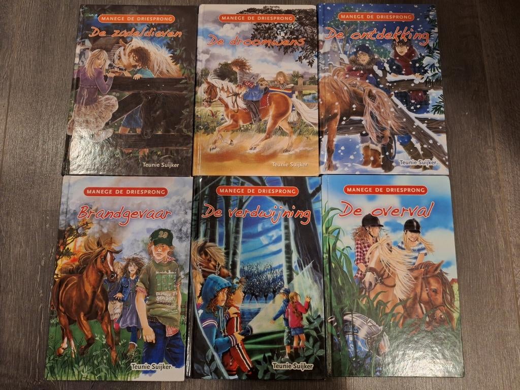 Teunie Suijker - complete 6 serie Manege de Driesprong, Gelezen, Fictie algemeen, Ophalen of Verzenden, Teunie Suijker
