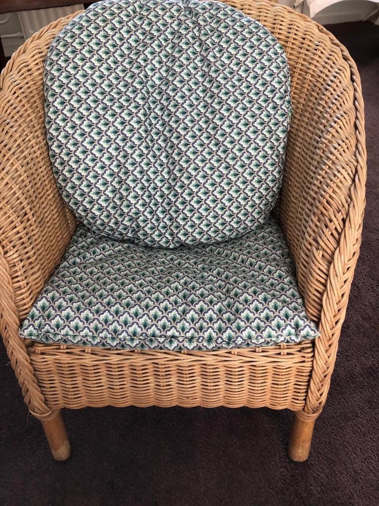 Leuke rotan peuterstoel met kussen, Kinderen en Baby's, Kinderkamer | Tafels en Stoelen, Ophalen