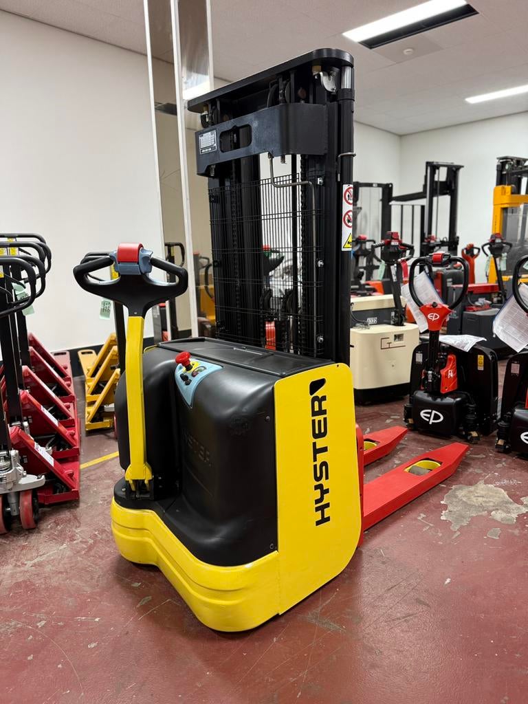 HYSTER S1.2 1200KG TRIPLEX 4.0M 66UUR ZO GOED ALS NIEUW, Doe-het-zelf en Verbouw, Palletwagens en Pompwagens, Ophalen, Zo goed als nieuw