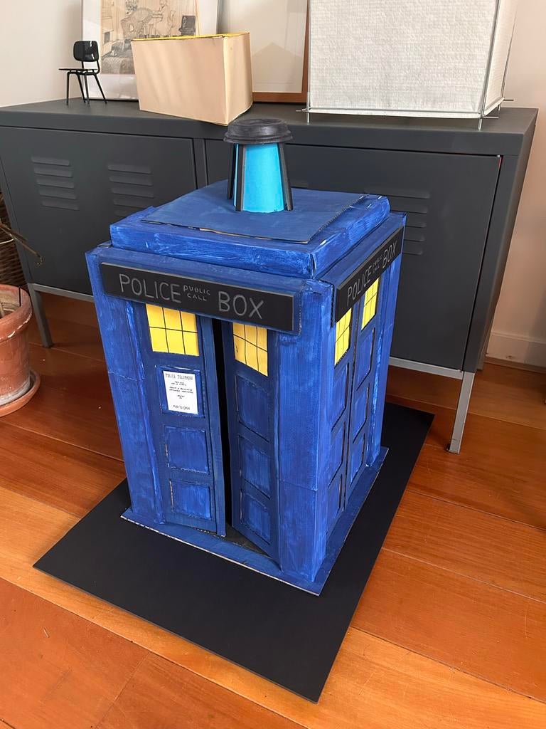 Sinterklaas Surprise TARDIS, Ophalen, Nieuw