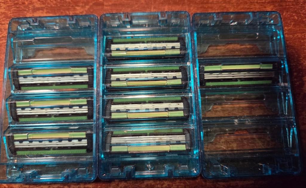 Nieuw! Oude model van Albert Heijn Scheermesjes x 8, Ophalen of Verzenden, Gebruikt, Overige typen