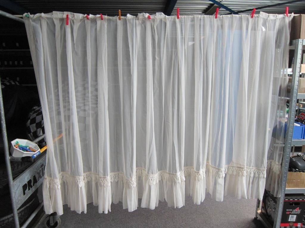 VITRAGE GORDIJN MET KANT, Huis en Inrichting, Ophalen, Zo goed als nieuw, 200 cm of meer, Crème