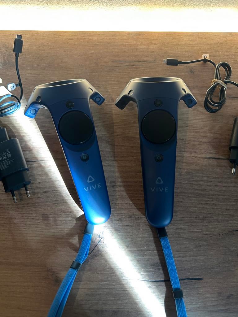 HTC Vive Pro 2 controllers, Spelcomputers en Games, Virtual Reality, Ophalen of Verzenden, Zo goed als nieuw, Controller, Pc