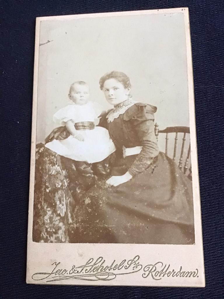 CDV, Moeder/Kind, GEBR. SCHOTEL, ROTTERDAM, Carte de Visite, Ophalen of Verzenden, Voor 1940, Gebruikt, Foto