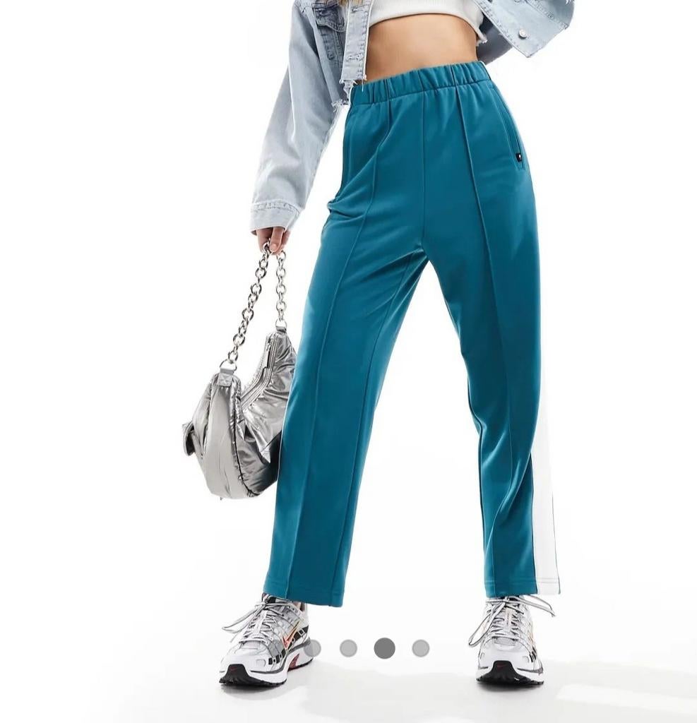 Nieuwe Tommy Hilfiger stoere broek maat 44, Kleding | Dames, Broeken en Pantalons, Blauw, Maat 42/44 (L), Nieuw, Ophalen of Verzenden