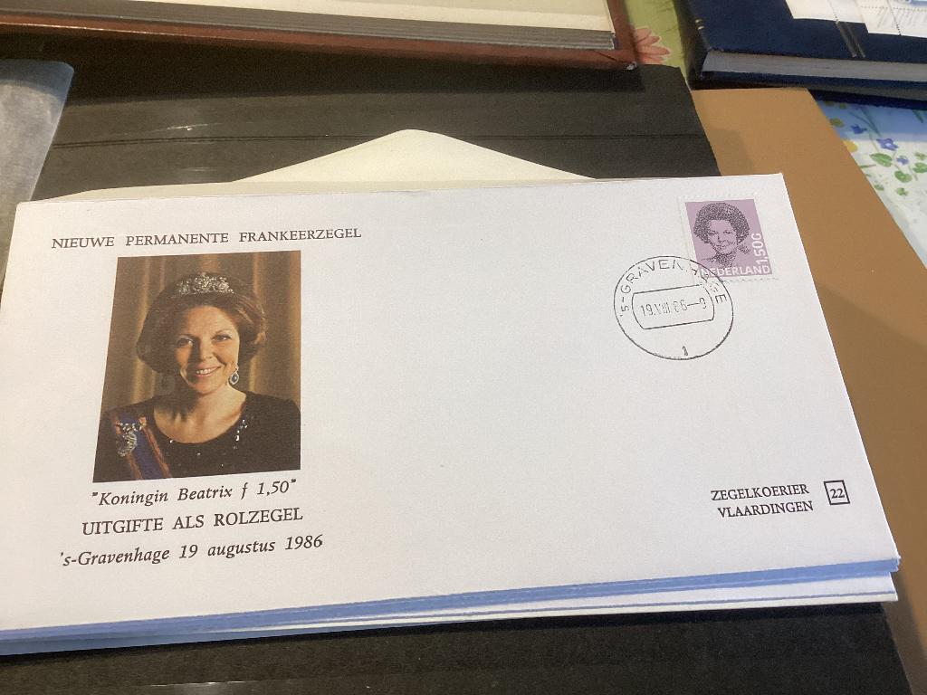 No1058 Beatrix no22 Zegelkoerier Heb van Nederland jaargang, Postzegels en Munten, Postzegels | Eerstedagenveloppen, Ophalen, Onbeschreven