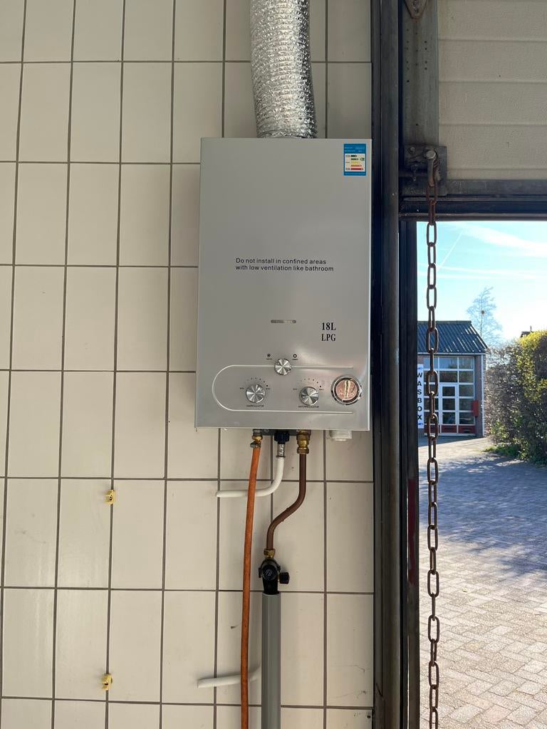 Nieuwe 18L LPG Geiser - Direct Warm Water, Ophalen, Gebruikt, 20 tot 100 liter, Geiser