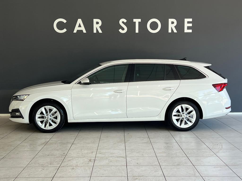 Skoda Octavia Combi 1.0 TSI Business Edition Plus TREKHAAK, Auto's, Stof, Gebruikt, Wit, Origineel Nederlands