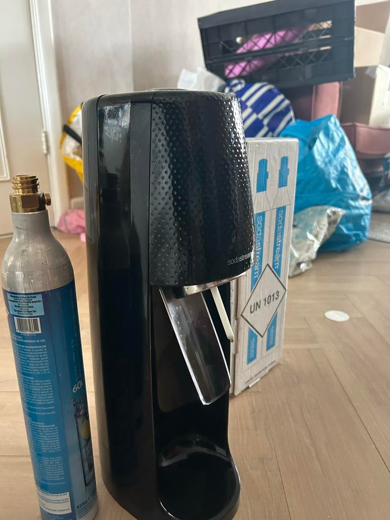 Sodastream met 3 lege CO2 cilinders, Witgoed en Apparatuur, Bruiswatermachines, Ophalen of Verzenden, Gebruikt